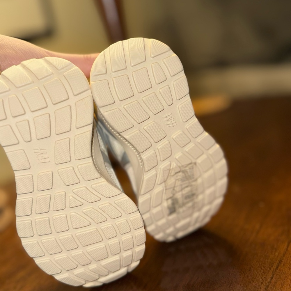 H&M Kids Silver and White Sneakers - Picture 6 of 6
